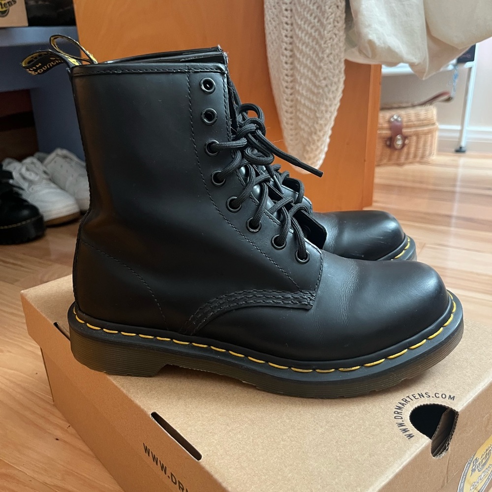 Dr martens black 8 eye boots